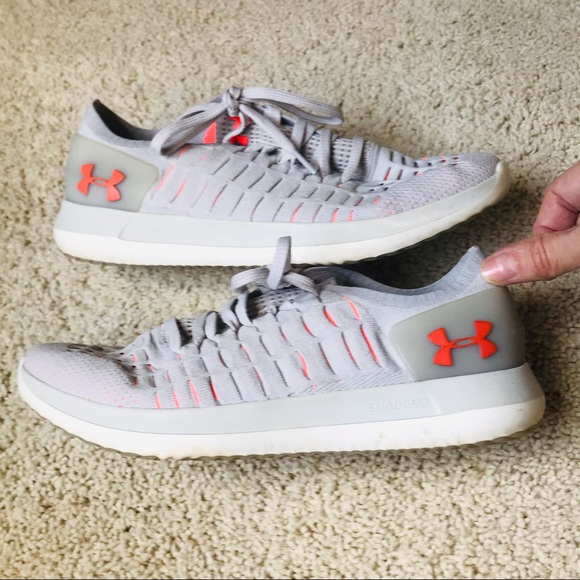 Under Armour Shoes - EUC Under Armour Sneakers
